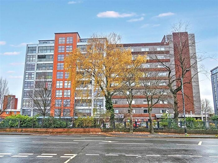 1 Bedroom Flat For Sale In Seymour Grove, Manchester, M16
