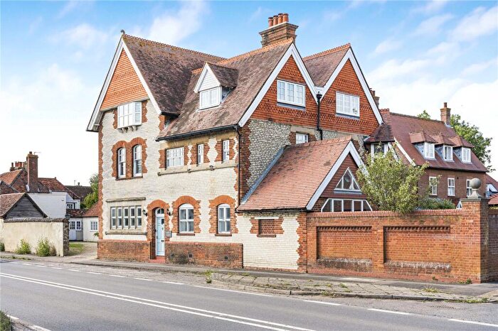 4 Bedroom Semi-Detached House For Sale In Henley Road, Shillingford, Wallingford, Oxfordshire, OX10