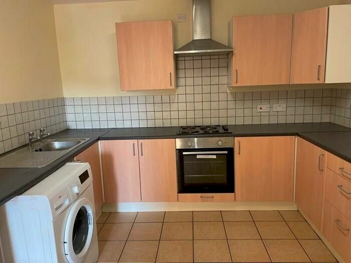 1 Bedroom Flat To Rent In Fishmongers Lane, Dover, CT16