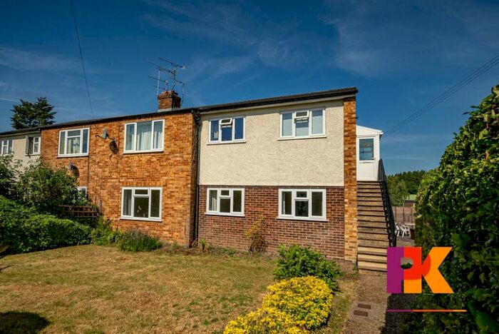 3 Bedroom Flat To Rent In Gurnells Road, Seer Green, HP9