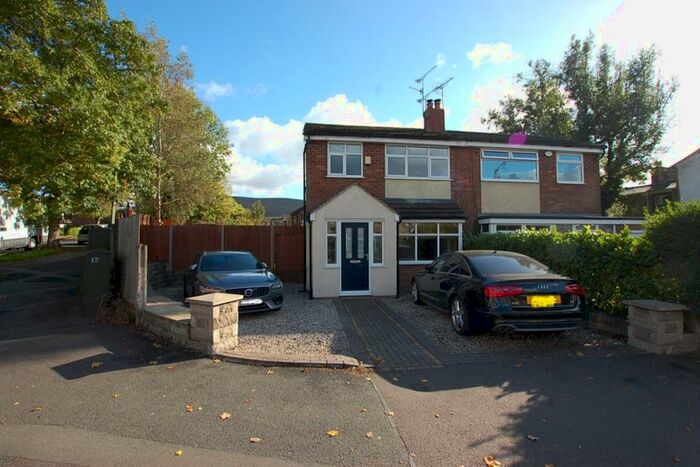 3 Bedroom Semi-Detached House To Rent In Huddersfield Road, Stalybridge, Cheshire, SK15