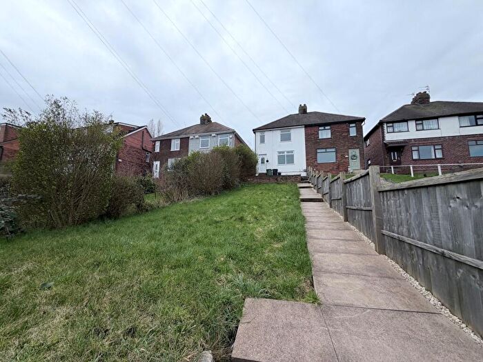 3 Bedroom Semi-Detached House To Rent In Laceyfields Road, Heanor, DE75