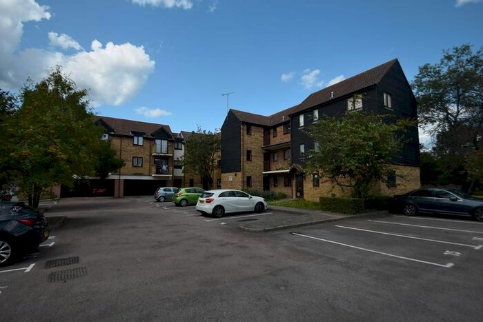 1 Bedroom Flat To Rent In Betjeman Court, Bentinck Road, West Drayton, UB7