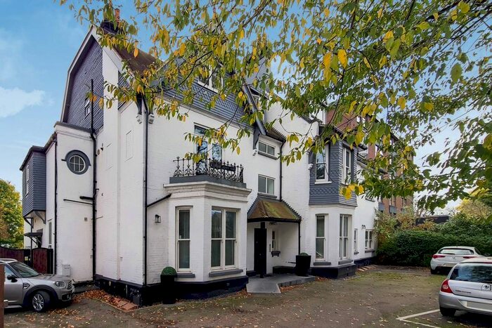 3 Bedroom Flat For Sale In Creffield Road, Ealing, London, W5