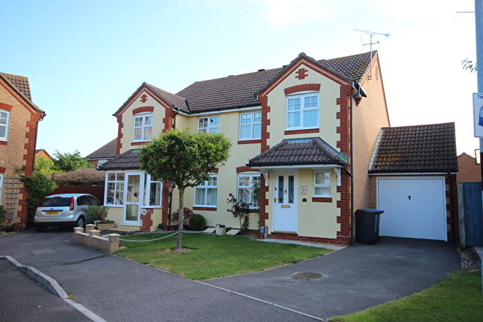 3 Bedroom Semi-Detached House To Rent In Beyer Road, SP4