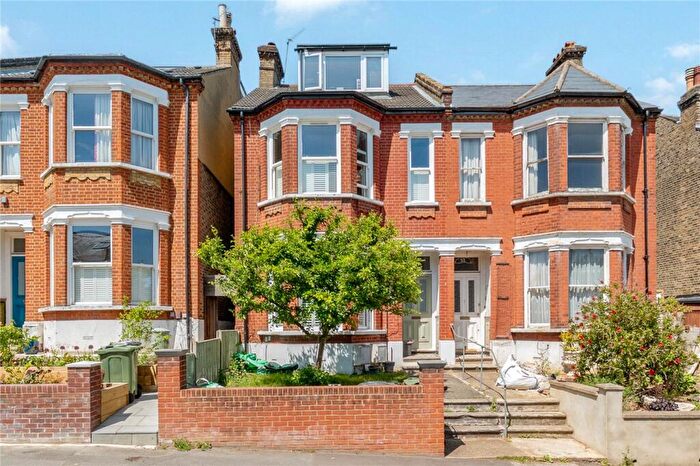 2 Bedroom Apartment For Sale In St Julians Farm Road, West Norwood, London, SE27