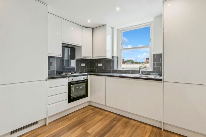 1 Bedroom Flat To Rent In Disraeli Road, Putney Hill, SW15