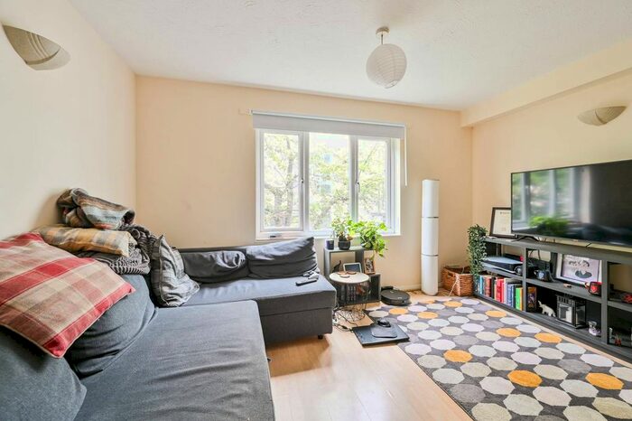 1 Bedroom Flat To Rent In Henley Drive, Bermondsey, London, SE1