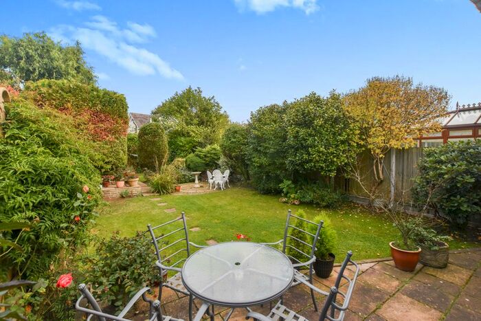 3 Bedroom Bungalow For Sale In Lilford Road, Billericay, Essex CM11