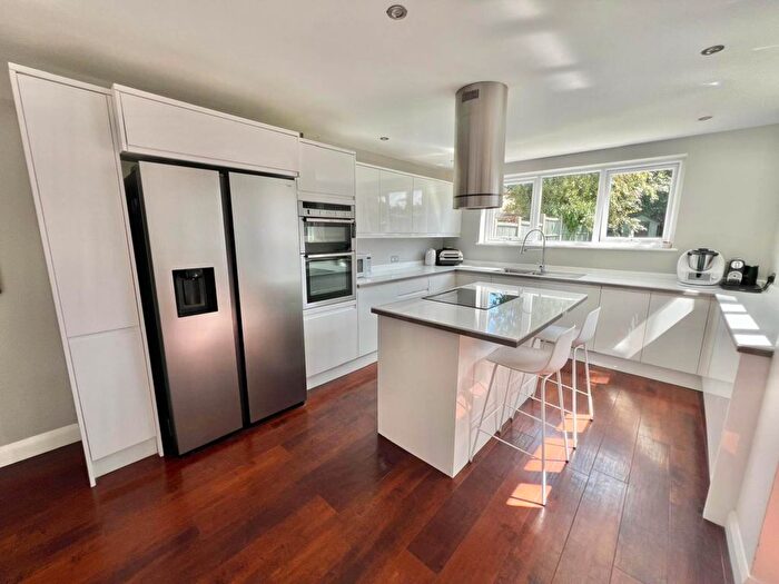 3 Bedroom Detached House For Sale In St Kildas Road, Brentwood, CM15