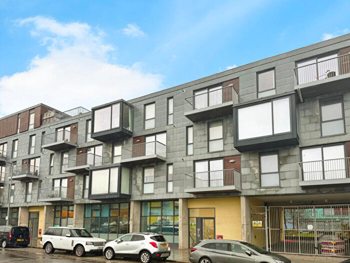 2 Bedroom Flat For Sale In Hobart Street, Plymouth, PL1