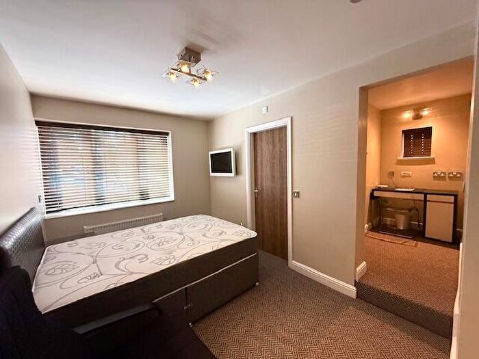 7 Bedroom House Of Multiple Occupation To Rent In The Railway Residence, (Bentley Interns August ), CW1