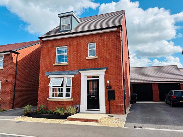 4 Bedroom Detached House For Sale In Mint Grove, Melksham, SN12