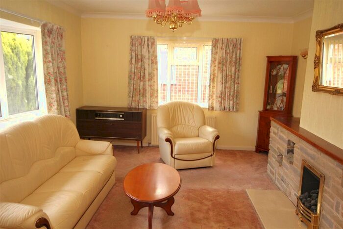3 Bedroom Detached Bungalow For Sale In Greenside, Dunnington, York, YO19