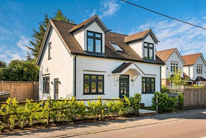 3 Bedroom Detached House To Rent In Guildford Road, Normandy, Guildford, GU3