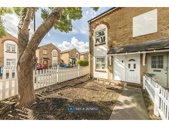 2 Bedroom Maisonette To Rent In Wordsworth Road, London, SE1