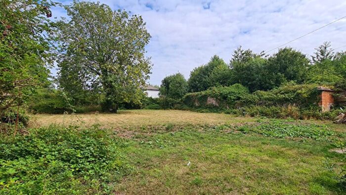 2 Bedroom Flat To Rent In Andover, Hampshire, SP11