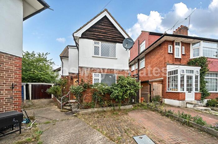 2 Bedroom Detached House For Sale In Abercorn Close, Mill Hill, NW7
