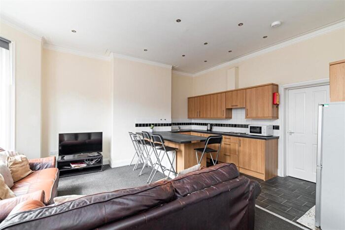 5 Bedroom Flat To Rent In Shortridge Terrace, Jesmond, Newcastle Upon Tyne, NE2