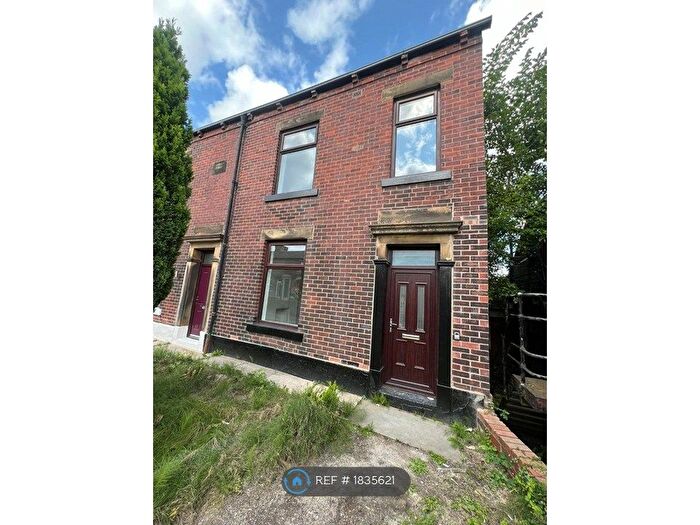 3 Bedroom End Of Terrace House To Rent In Featherstall Road, Littleborough, OL15