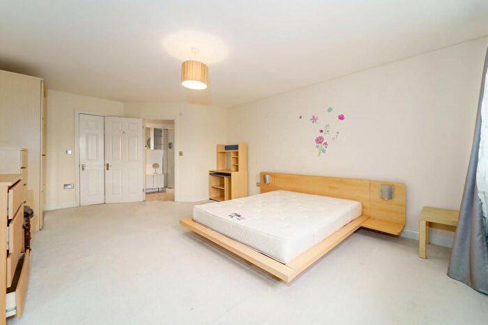 4 Bedroom Terraced House To Rent In Portland Road, Ashford, TW15