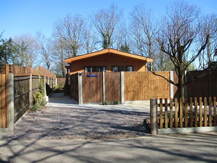 2 Bedroom Chalet To Rent In Laleham Reach, Chertsey, KT16