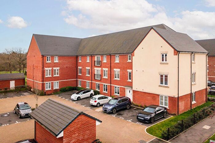 2 Bedroom Flat For Sale In Sangster Close, Crawley, RH10