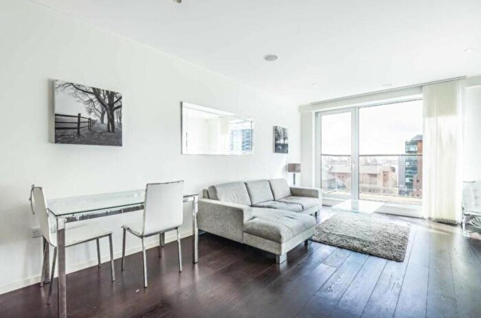 2 Bedroom Apartment To Rent In Baltimore Wharf, Canary Wharf, London, E14