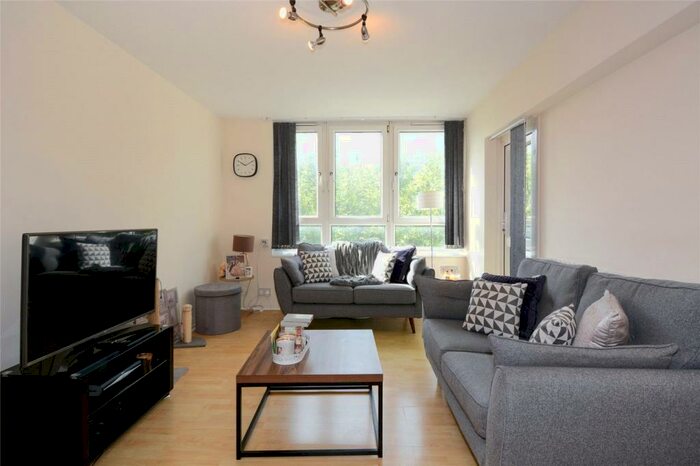 2 Bedroom Flat To Rent In Newland Court, Old Street, London, EC1V