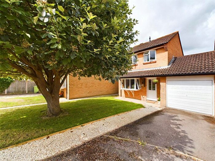 3 Bedroom Link Detached House To Rent In Cochran Close, Churchdown, Gloucester, GL3