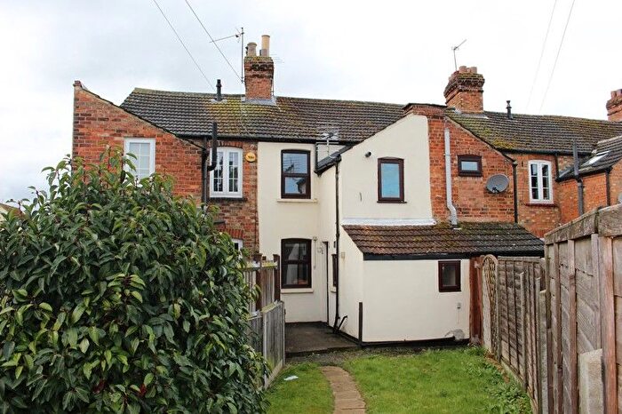 2 Bedroom Cottage To Rent In The Warren, Clapham, MK41