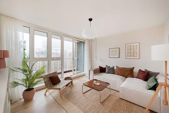 1 Bedroom Flat For Sale In Lawn Road, Belsize Park, NW3