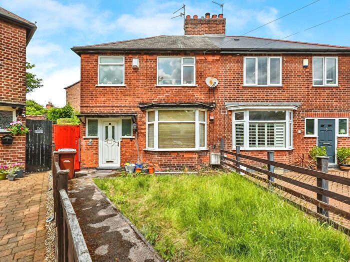 3 Bedroom Semi-Detached House For Sale In Cramworth Grove, Nottingham, Nottinghamshire, NG5