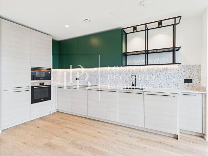 2 Bedroom Flat To Rent In Barnacle House, Heron Wharf, E14