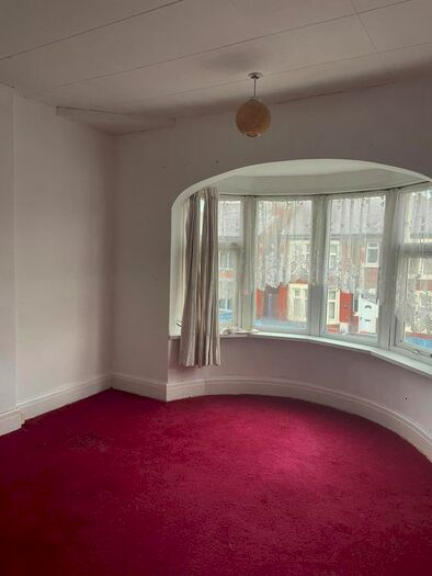 3 Bedroom Semi-Detached House To Rent In Chislehurst Avenue, Blackpool, FY4