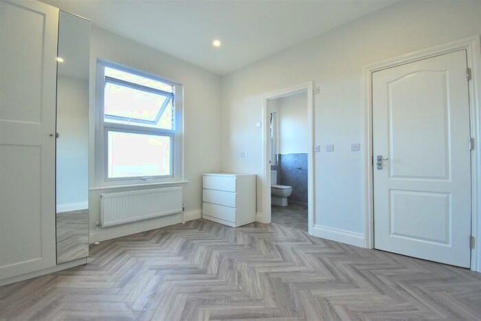 1 Bedroom House Of Multiple Occupation To Rent In Blyth Road, London, E17