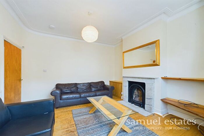 5 Bedroom Terraced House To Rent In Kimberley Road, Stockwell, SW9