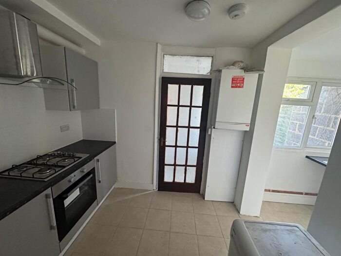 2 Bedroom Flat To Rent In Benson Avenue Ground Floor Flat, E6