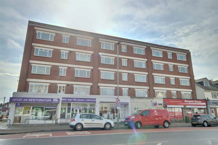 3 Bedroom Flat To Rent In London Road, Portsmouth, PO2
