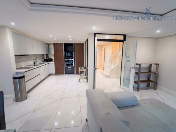 3 Bedroom Flat To Rent In Wharfside Street, Birmingham, B1