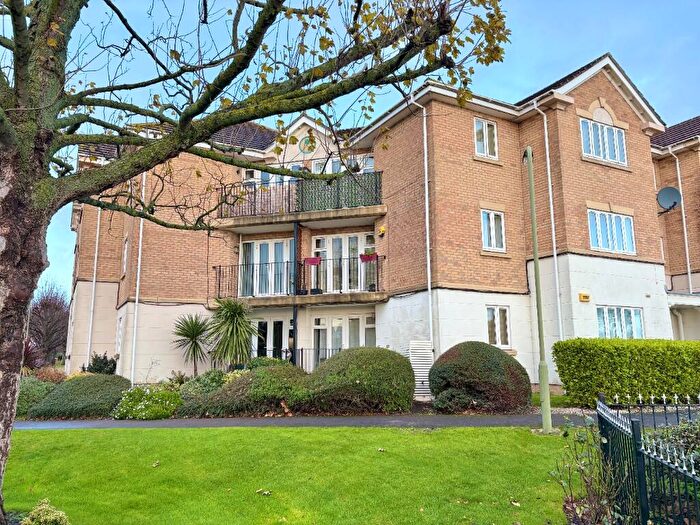 2 Bedroom Flat To Rent In Hermes Court, Hayling Close, Gosport, Hampshire, PO12