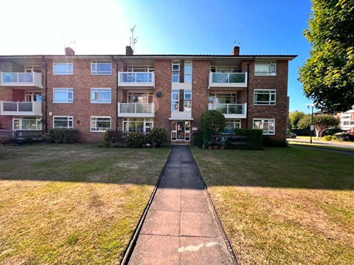 2 Bedroom Apartment For Sale In Victoria Court, Southport, Merseyside, PR8