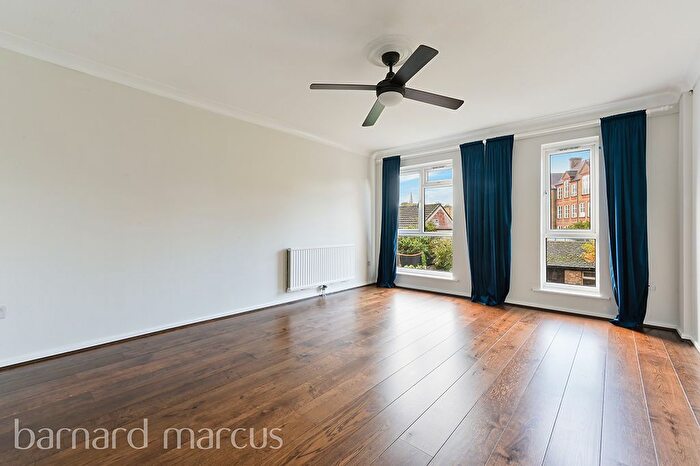 3 Bedroom Property To Rent In Kirton Close, London, W4