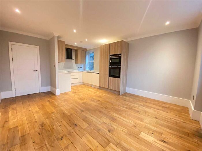 1 Bedroom Flat To Rent In Castlebar Road, Ealing, Ealing, W5