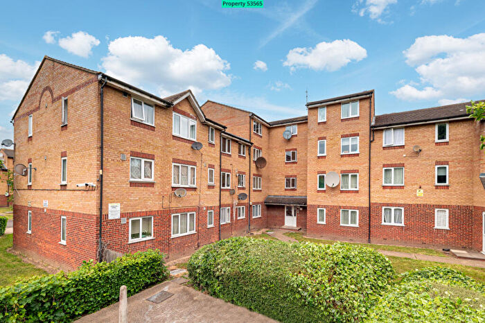 1 Bedroom Flat For Sale In Wigston Close, London, N18