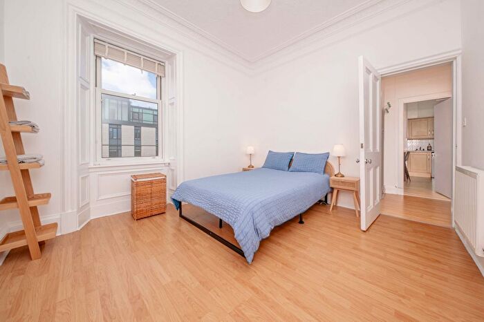 1 Bedroom Flat To Rent In Mcdonald Road, Edinburgh, EH7