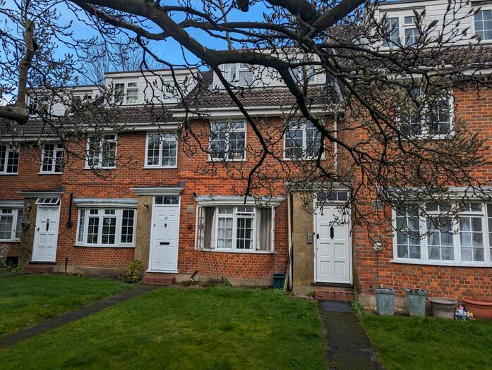 1 Bedroom Maisonette To Rent In Langley Road, Watford, WD17