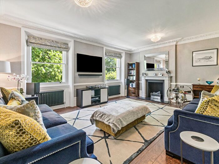 2 Bedroom Flat For Sale In Eccleston Square, London, SW1V
