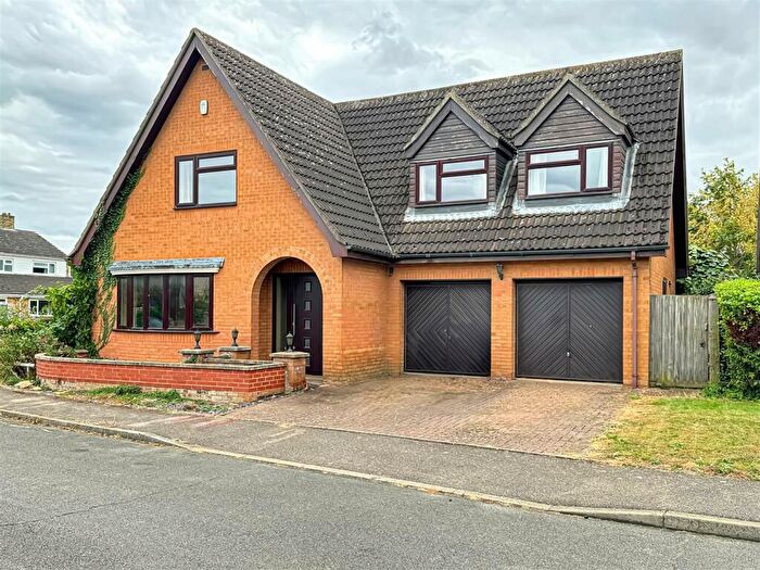 4 Bedroom Detached House For Sale In Cherry Orchard, Oakington, Cambridge, CB24