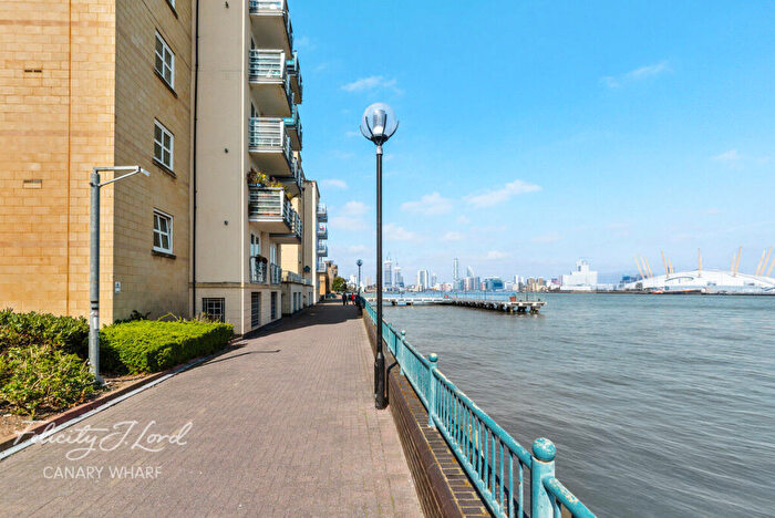 2 Bedroom Apartment For Sale In Millennium Drive, London, E14